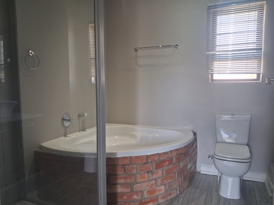 To Let 3 Bedroom Property for Rent in Hillside Free State